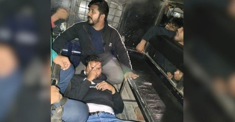 রংপুরে স্কুলছাত্রকে পিস্তল ঠেকিয়ে হুমকি, এনসিপি নেতা-সমর্থকসহ গ্রেপ্তার ২
